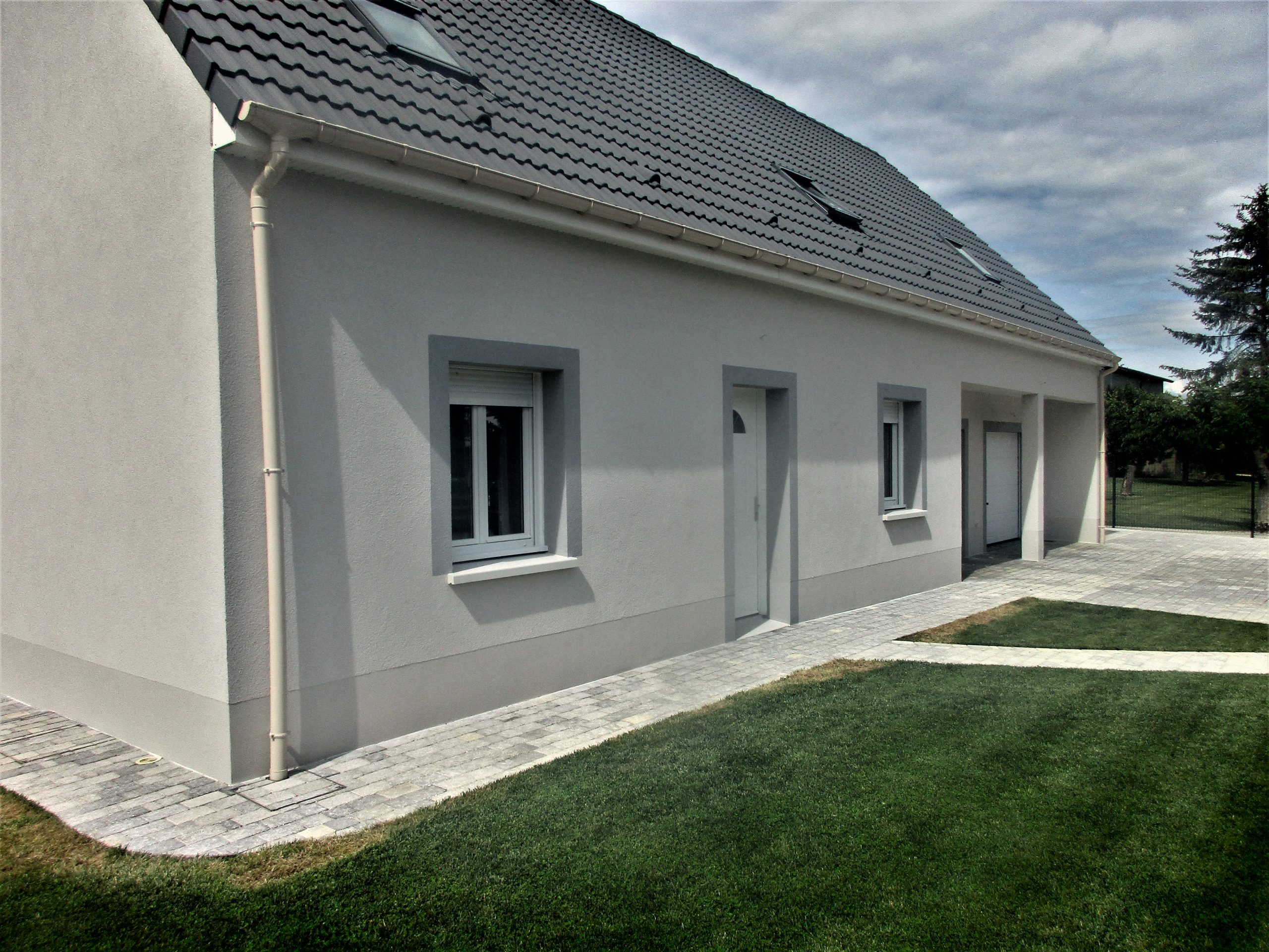 Ravalement façade maison Thionville enduit gris